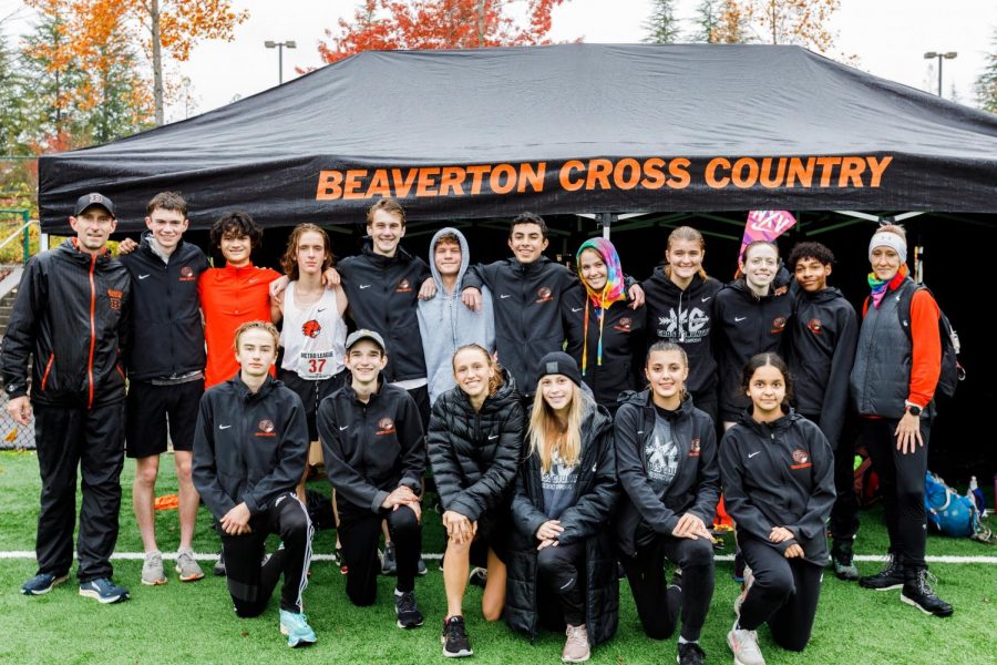 This+years+Beaverton+Cross+Country+team+takes+a+group+photo+at+the+Metro+League+Championship+in+October.