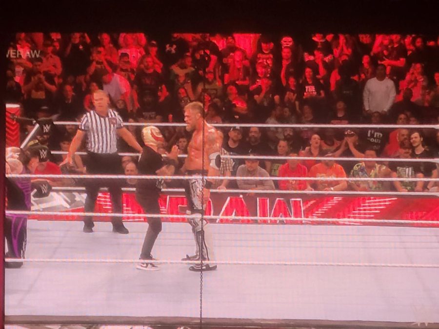 Edge faces off against Dominik Mysterio. 