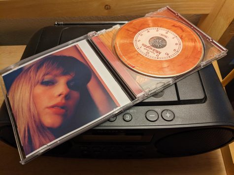 Review of Taylor Swifts Midnights